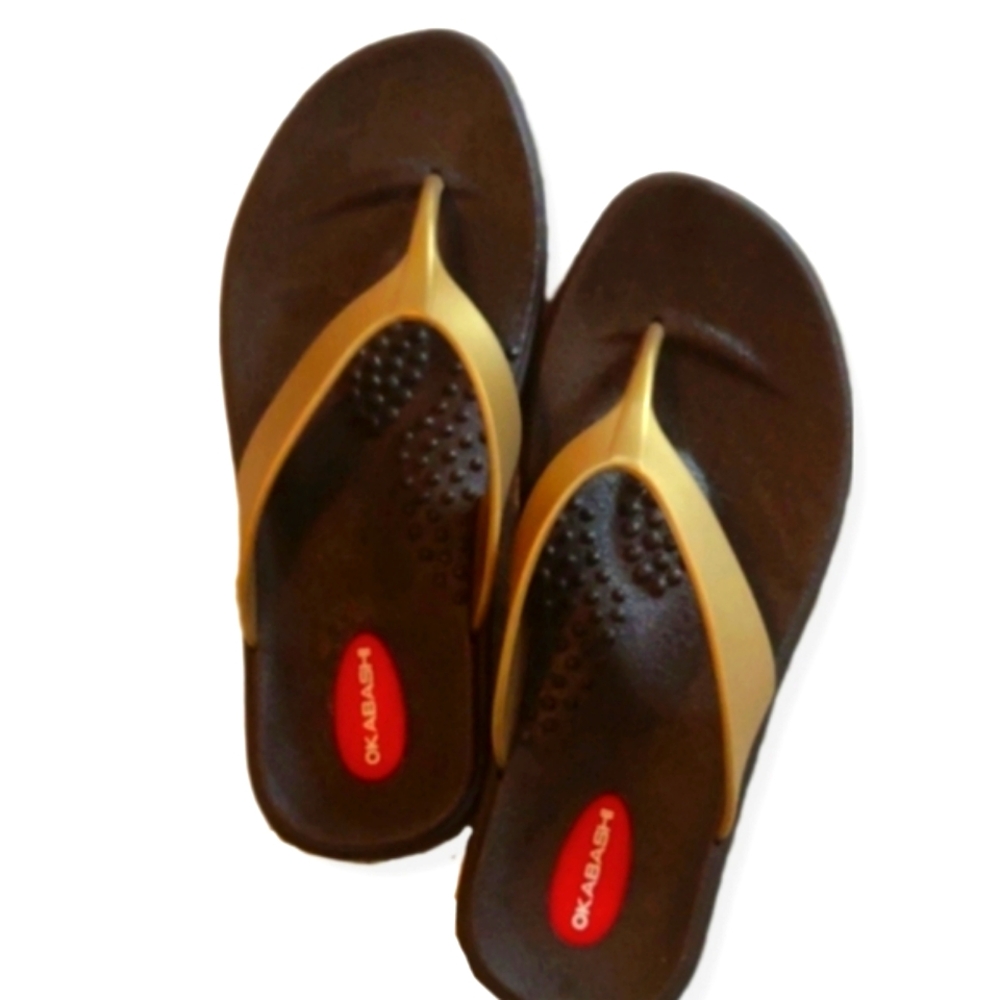 Okabashi brown/gold flip flop sandals, sz. M